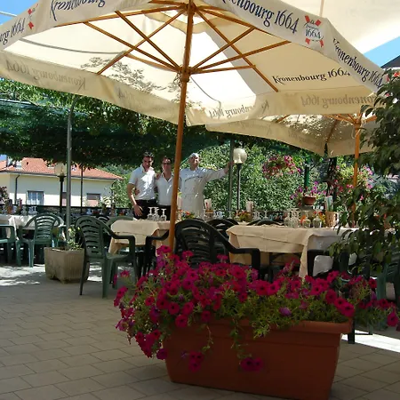 萨拉酒店 酒店 瓦尔博若纳