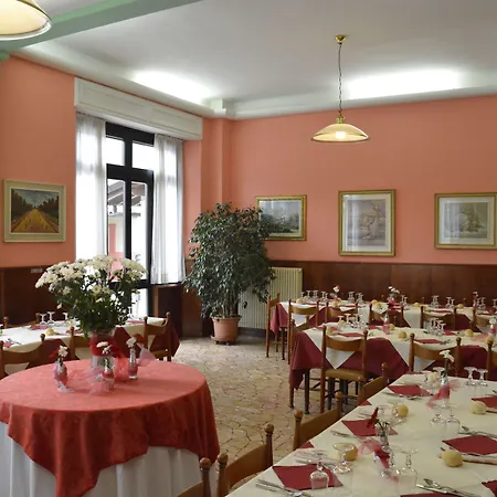 Ξενοδοχείο Sala 2*